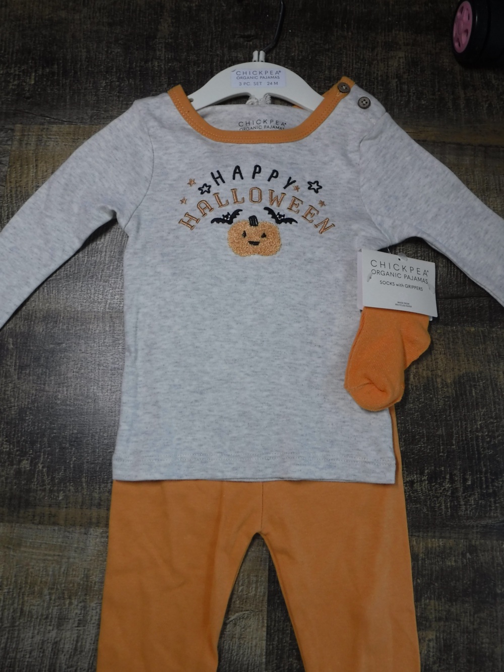 chick pea Gray & Orange 'Happy Halloween' Pajama Set